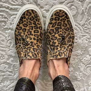 “Blowfish” brand leopard sneaker slides! Size 9 very cute & Rock n Roll♥️